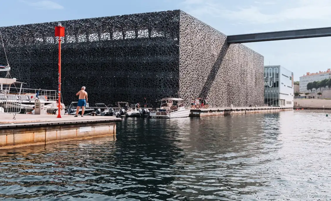 Mucem et Fort Saint-Jean vus depuis la croisière du Vieux-Port