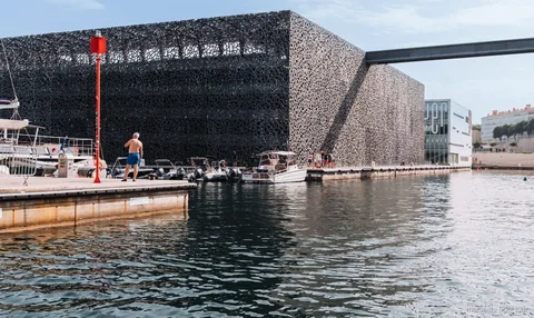 Mucem y Fort Saint-Jean vistos desde el tour por el Puerto Viejo de Marsella
